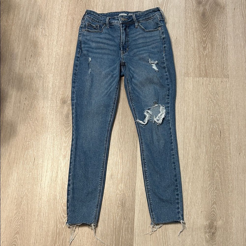 Old Navy Rockstar Super Skinny Frayed Hem Distressed High Waisted Jeans